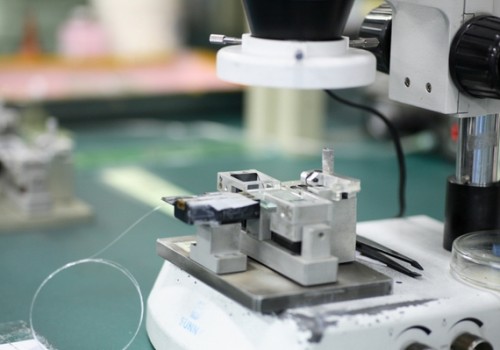 C&C claims that the domestic optical device market will reach 4.23 billion US dollars in 2016.